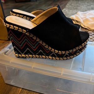 Slip on wedge